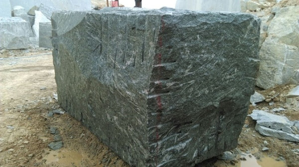 http://worldofstonesusa.com/cdn/shop/articles/Sources-of-Green-Granite.jpg?v=1679992995