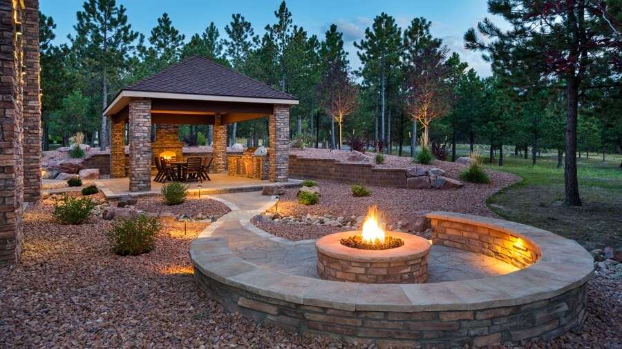 10 Reasons Why You Choose Natural Paving Stones for Your Backyard Patio in 2019