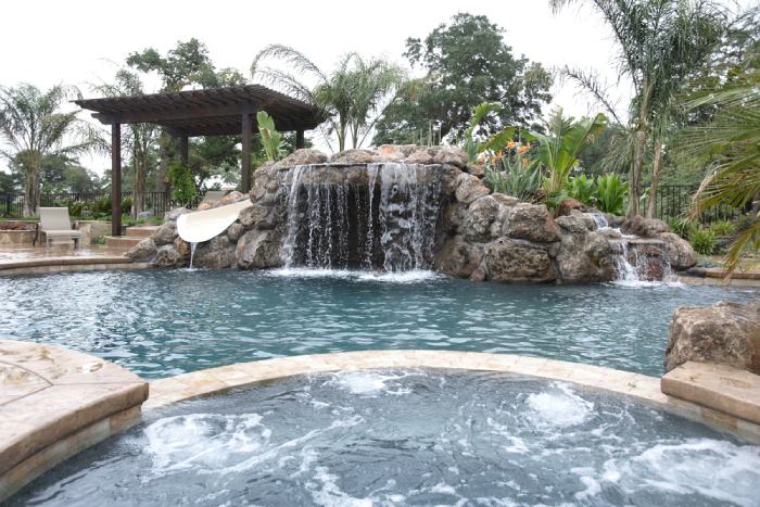 10 Swimming Pool Trends with Natural Stone in 2021