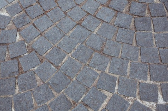 How to Clean Paving Stone Surfaces – Easy Guide